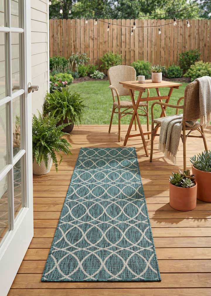 2' x 7' 10 Easy-Clean Trellis Indoor / Outdoor Runner Rug