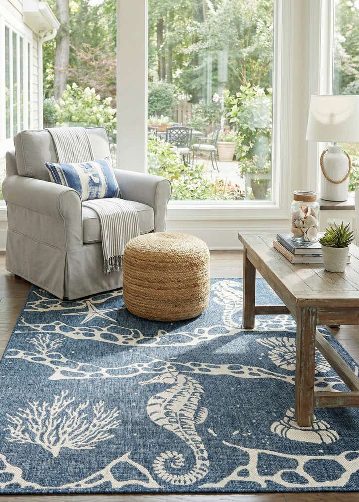 5' 3 x 7' Easy-Clean Coastal Indoor / Outdoor Rug