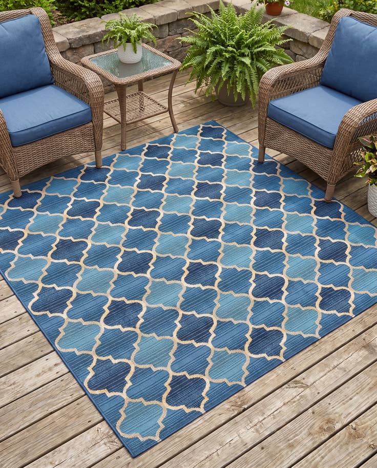 Detail image of 6' x 6' Easy-Clean Trellis Indoor / Outdoor Square Rug