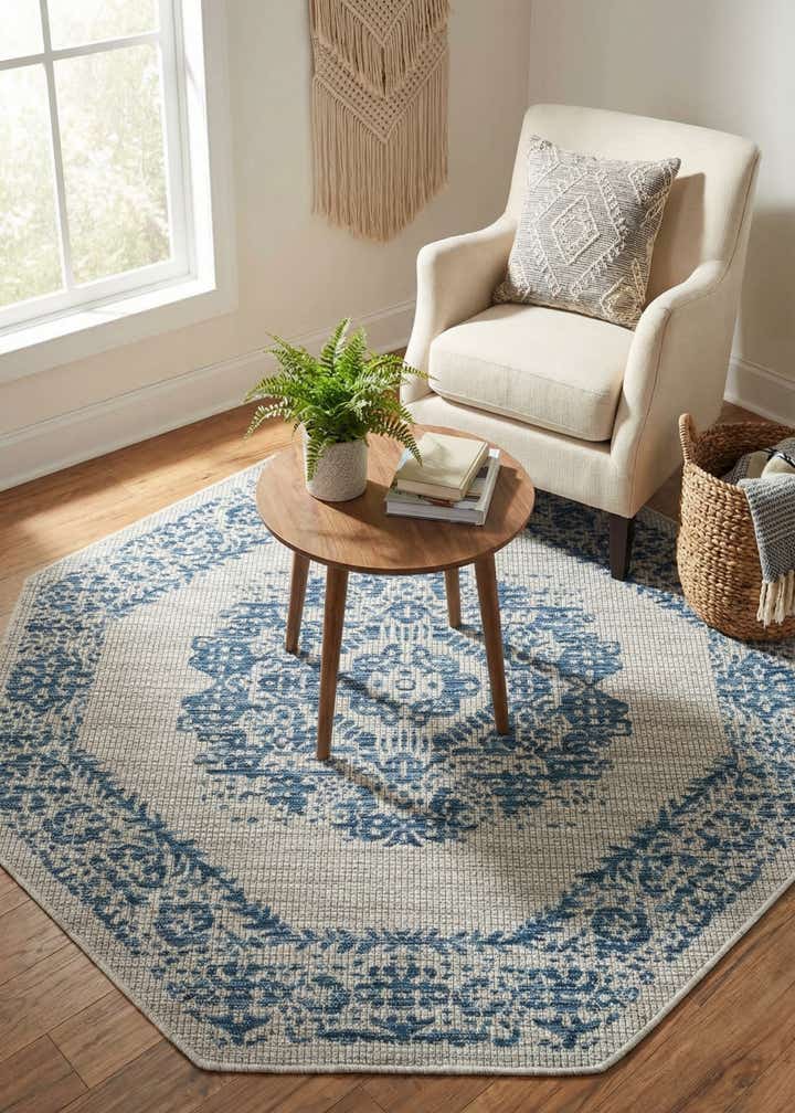 5' 3 x 5' 3 Easy-Clean Traditional Indoor / Outdoor Octagon Rug