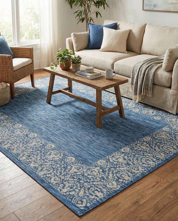 7' x 10' Easy-Clean Border Indoor / Outdoor Rug