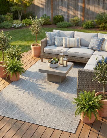 Light Gray Easy-Clean Lattice Indoor / Outdoor Rug