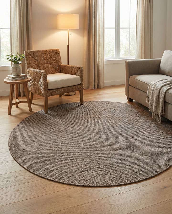 6' 1 x 6' 1 Easy-Clean Solid Indoor / Outdoor Round Rug