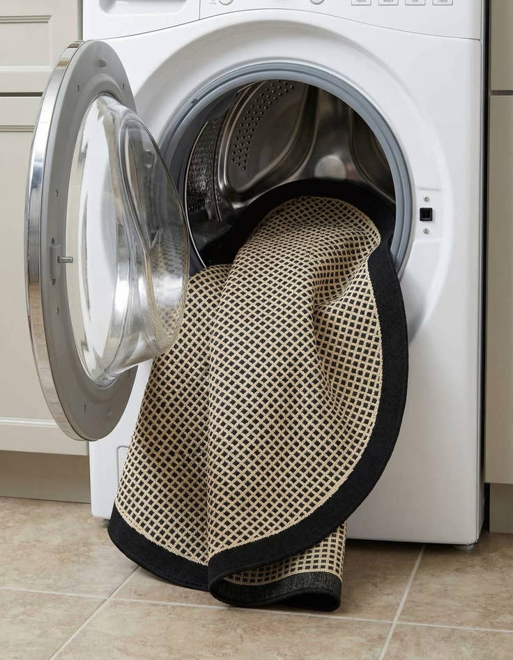 Detail image of  5' x 5'  Washable Border Indoor / Outdoor Round Rug