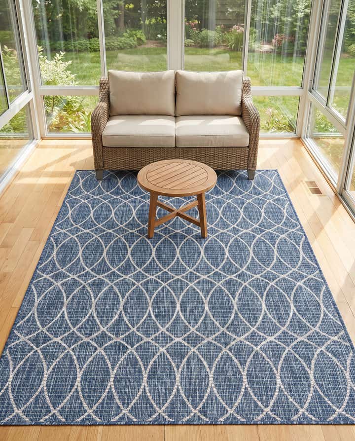 5' 3 x 8' Easy-Clean Lattice Indoor / Outdoor Rug
