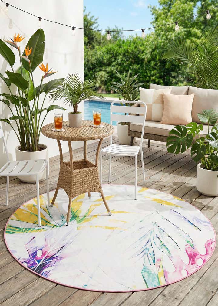7' 10 x 7' 10 Easy-Clean Jill Zarin Caribbean Indoor / Outdoor Round Rug