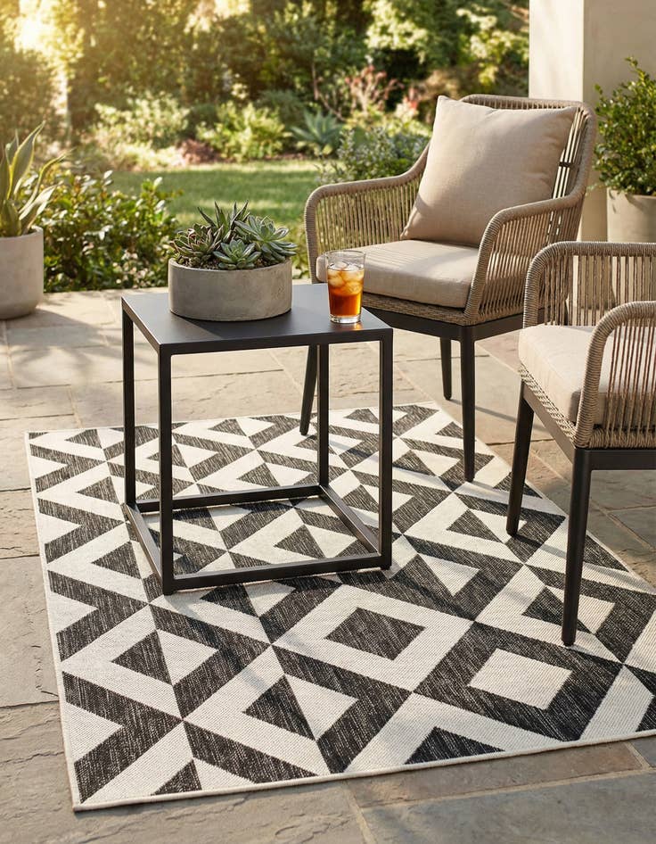 Detail image of 1' 4 x 1' 4  Washable Jill Zarin Napa Indoor / Outdoor Sample Rug