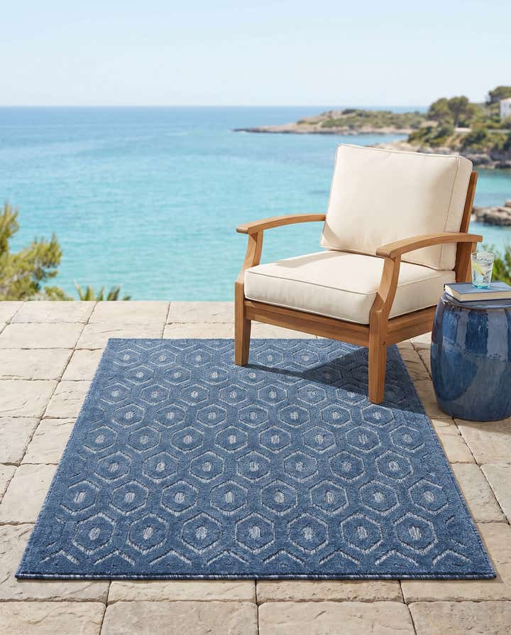 4' x 6' Easy-Clean Trellis Textured Indoor / Outdoor Rug