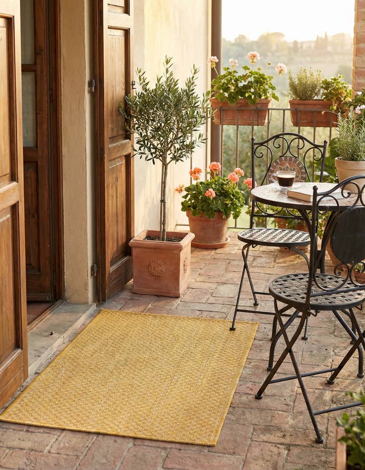 Detail image of 2' x 3'  Washable Solid Indoor / Outdoor Rug