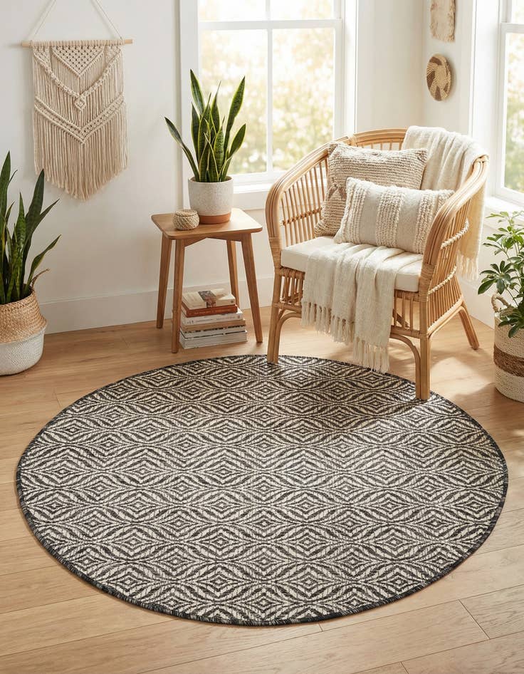 Detail image of 4' x 4'  Washable Trellis Indoor / Outdoor Round Rug