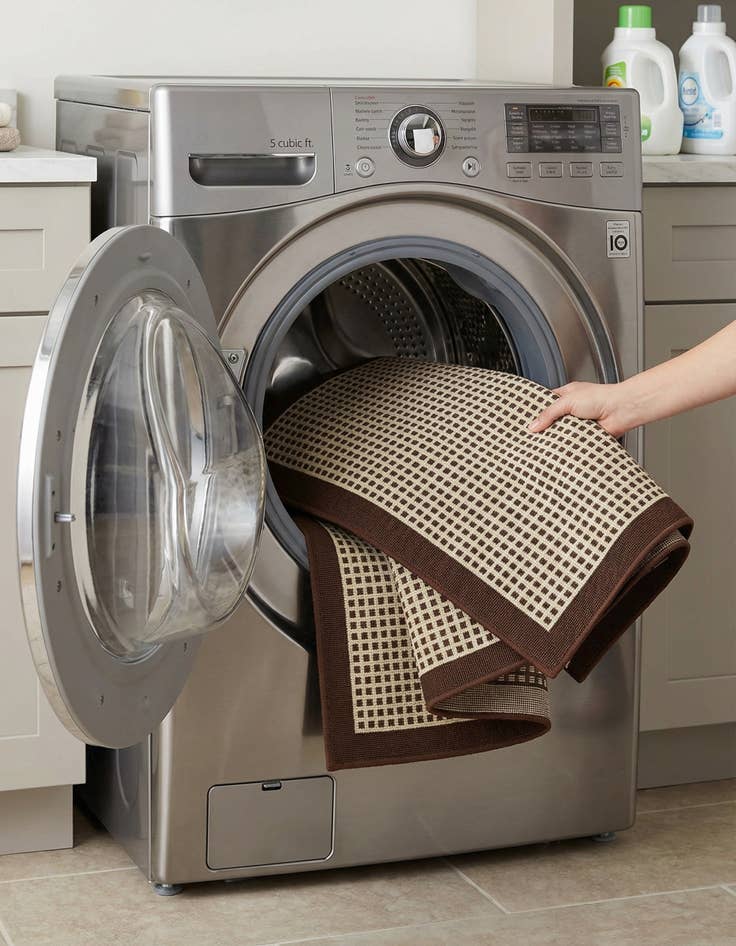 Detail image of 2' x 6'  Washable Border Indoor / Outdoor Runner Rug