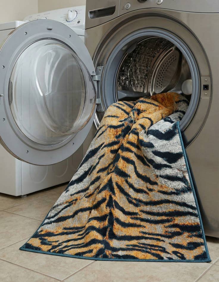 Detail image of  6' x 9' Kamala Washable Rug