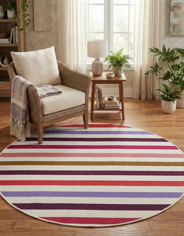 Detail image of 4' x 4'  Washable Striped Indoor / Outdoor Round Rug