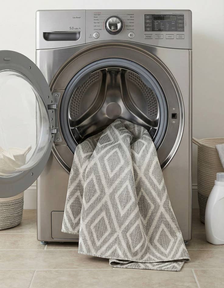 Detail image of 1' 4 x 1' 4  Washable Jill Zarin Turks and Caicos Indoor / Outdoor Sample Rug