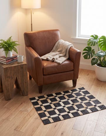 2' 1 x 3' 1 Cowhide Rug