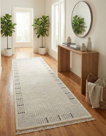 2' 7 x 10' Hand Knotted Darya Wool Runner Rug