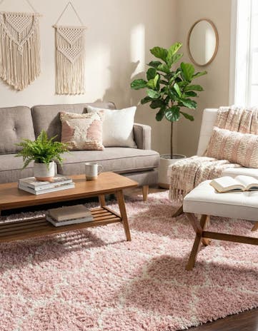 Light Pink Lattice Shag Rug