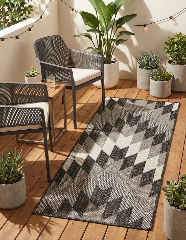 Detail image of 2' x 5' 3 Easy-Clean Modern Indoor / Outdoor Runner Rug