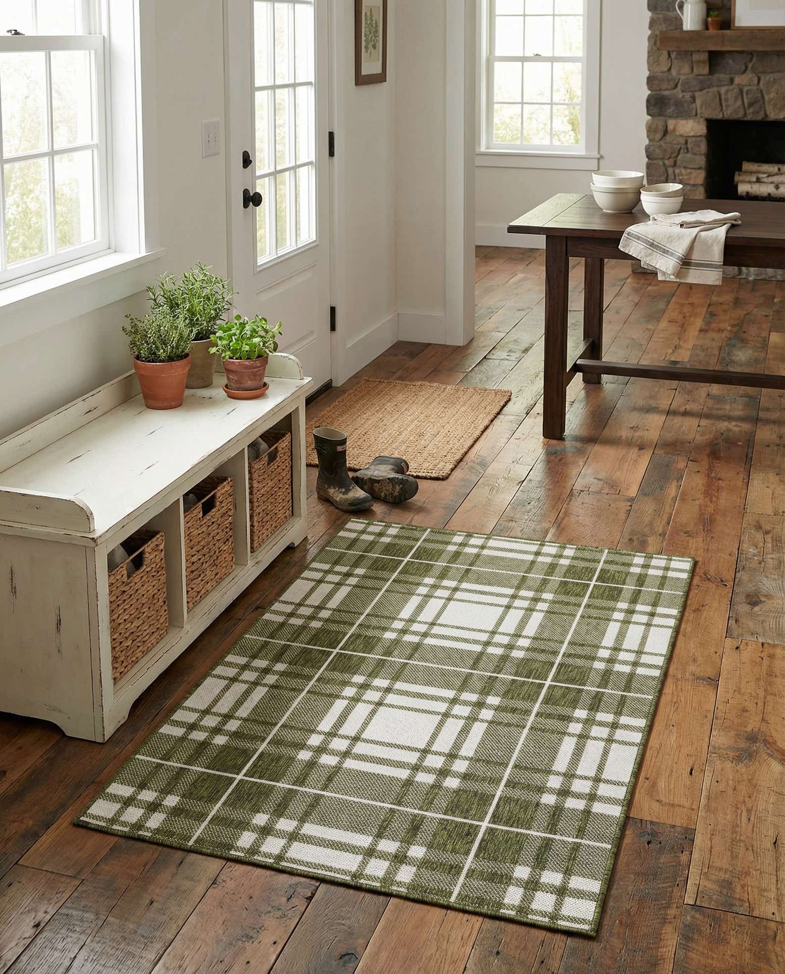 4' x 6' Easy-Clean Checkered Indoor / Outdoor Rug