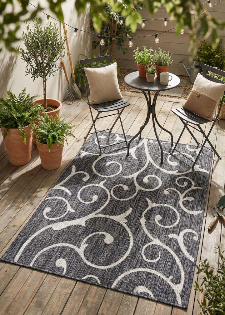 4' x 6' Easy-Clean Botanical Indoor / Outdoor Rug