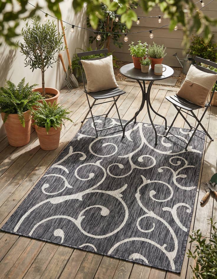 Detail image of 4' x 6' Easy-Clean Botanical Indoor / Outdoor Rug