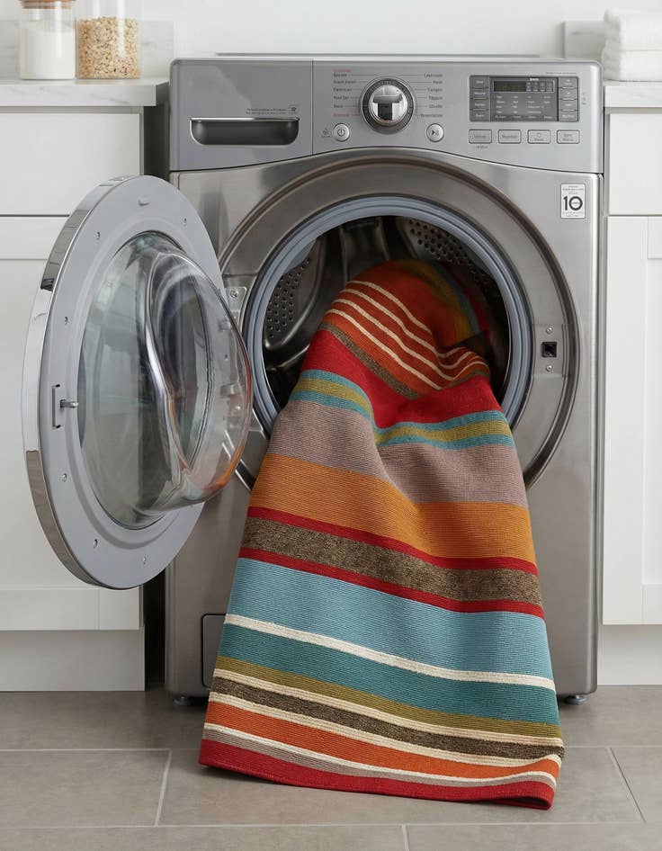 Detail image of  4' x 6'  Washable Modern Indoor / Outdoor Rug