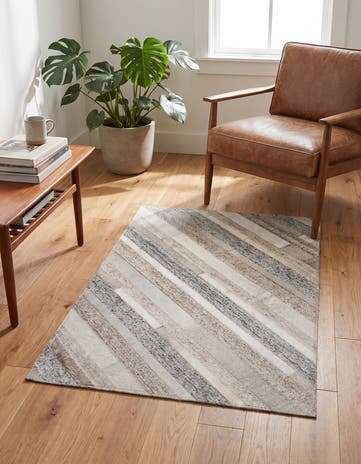 2' 1 x 3' 1 Cowhide Rug