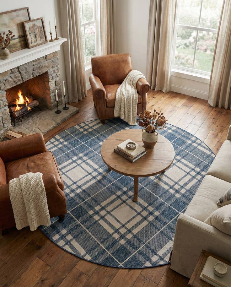 Detail image of 7' 10 x 7' 10 Easy-Clean Checkered Indoor / Outdoor Round Rug