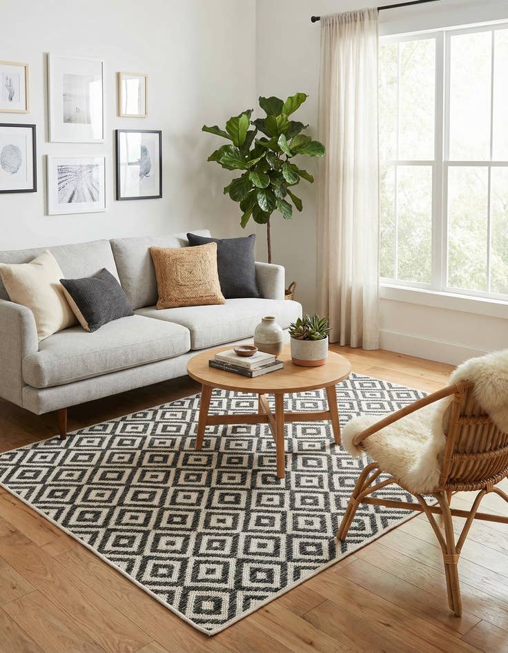 Detail image of 4' x 6' Easy-Clean Jill Zarin Costa Rica Indoor / Outdoor Rug