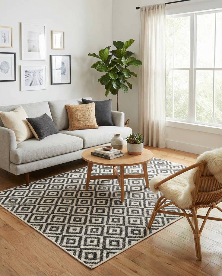 Detail image of 4' x 6' Easy-Clean Jill Zarin Costa Rica Indoor / Outdoor Rug