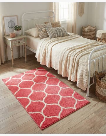 Pink Lattice Frieze Rug