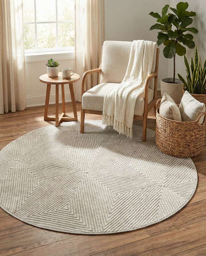 5' x 5' Easy-Clean Sabrina Soto Indoor / Outdoor Round Rug
