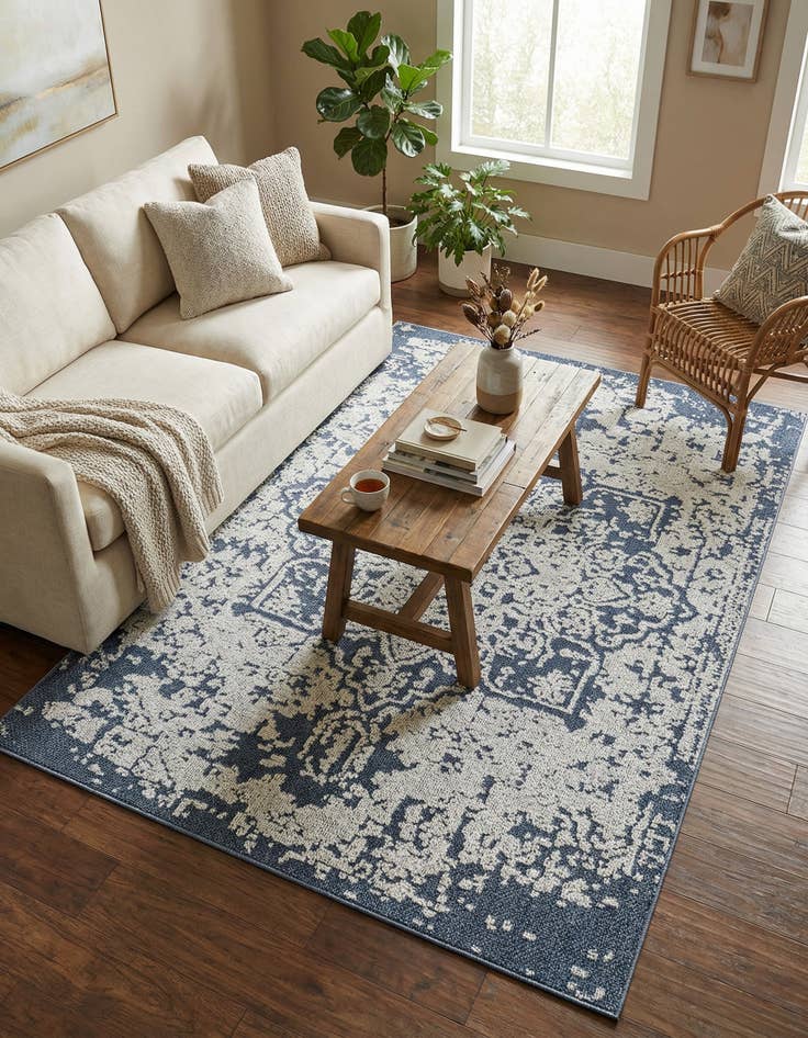Detail image of 6' 1 x 9' Easy-Clean Traditional Indoor / Outdoor Rug