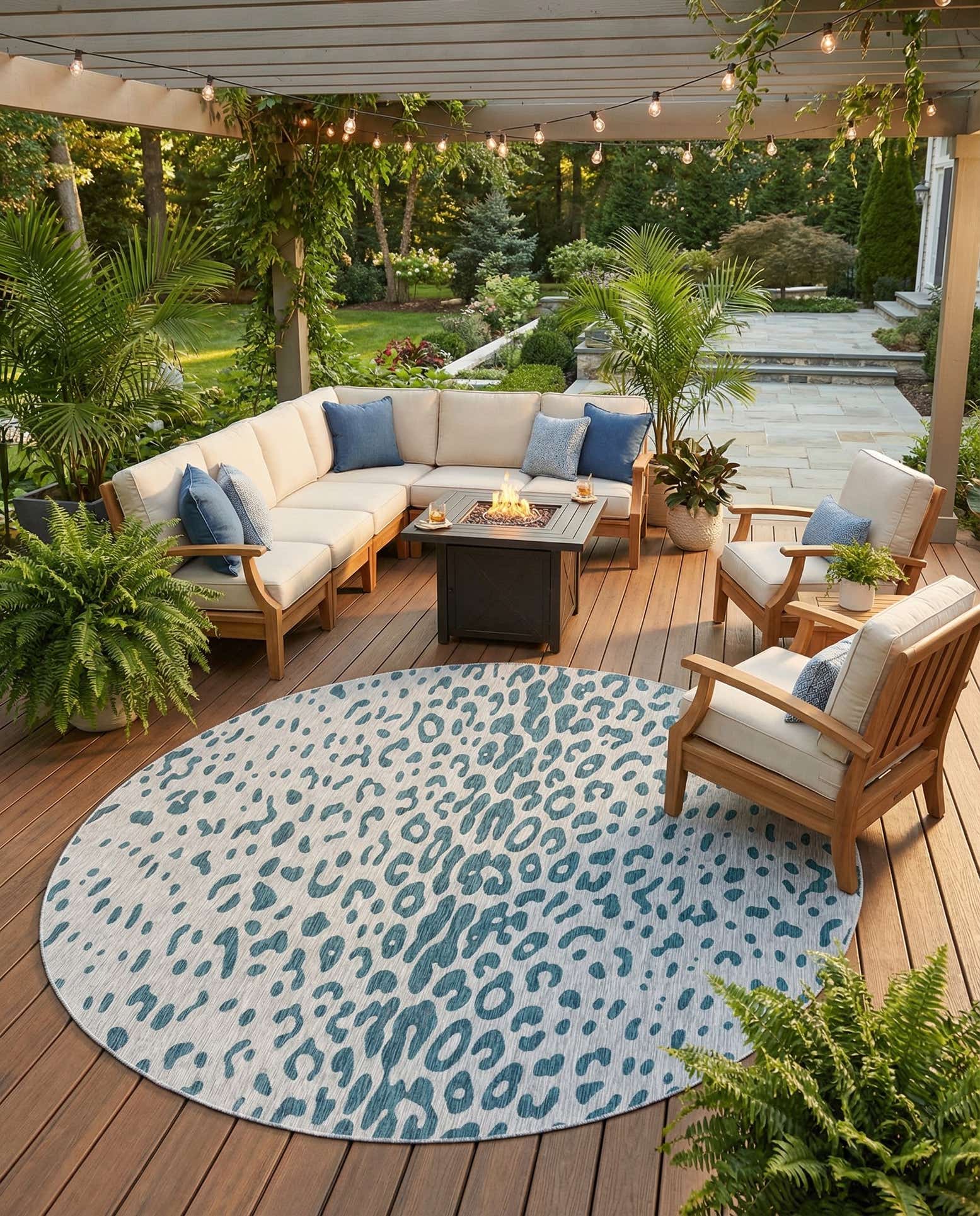 13' x 13' Easy-Clean Safari Indoor / Outdoor Round Rug