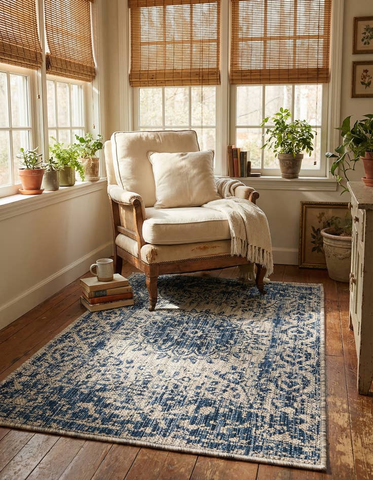 Detail image of 2' x 3'  Washable Traditional Indoor / Outdoor Rug