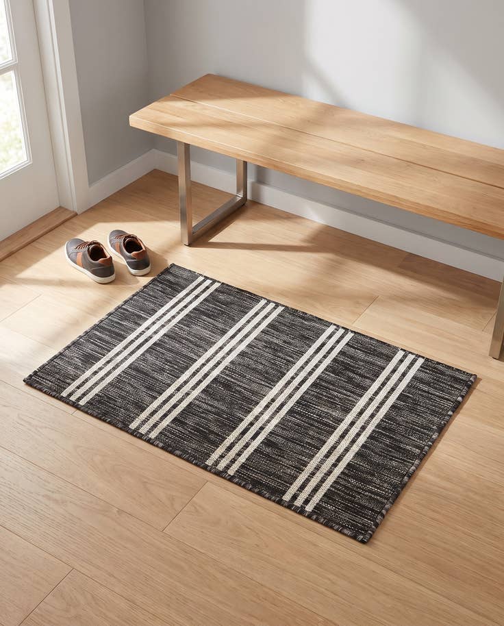 Detail image of 2' x 3' Easy-Clean Jill Zarin Anguilla Indoor / Outdoor Rug
