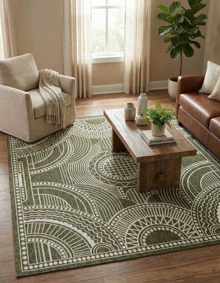 Detail image of  7' 10 x 7' 10  Washable Traditional Indoor / Outdoor Square Rug