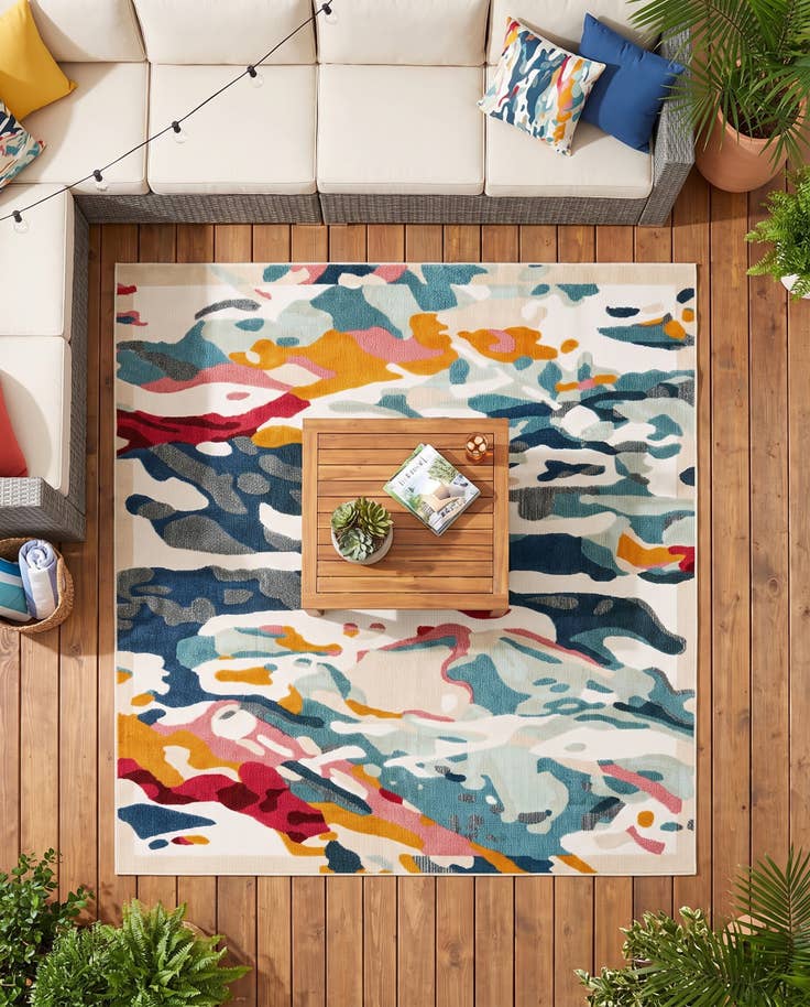 Detail image of 7' 10 x 7' 10 Easy-Clean Casablanca Indoor / Outdoor Square Rug