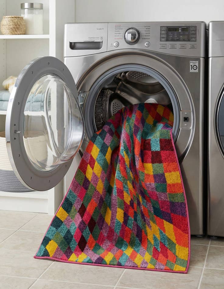 Detail image of 3' 3 x 5' 3  Washable Casablanca Rug