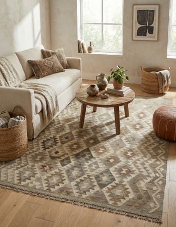 5' 4 x 6' 7 Hand Woven Kilim Maymana Wool Rug
