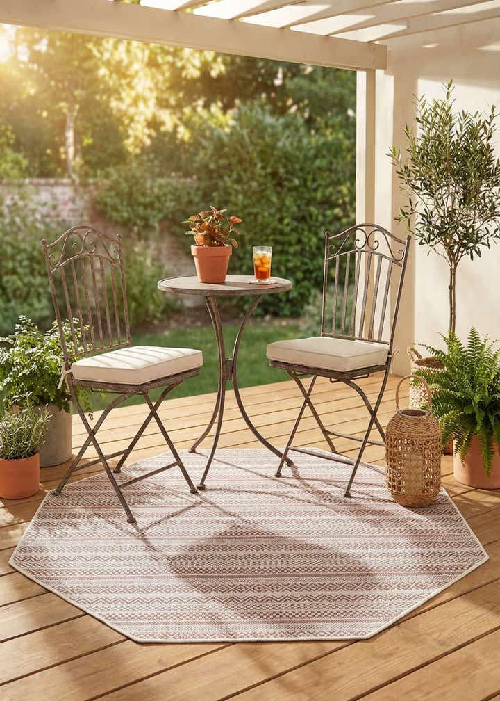 5' 3 x 5' 3 Easy-Clean Striped Indoor / Outdoor Octagon Rug
