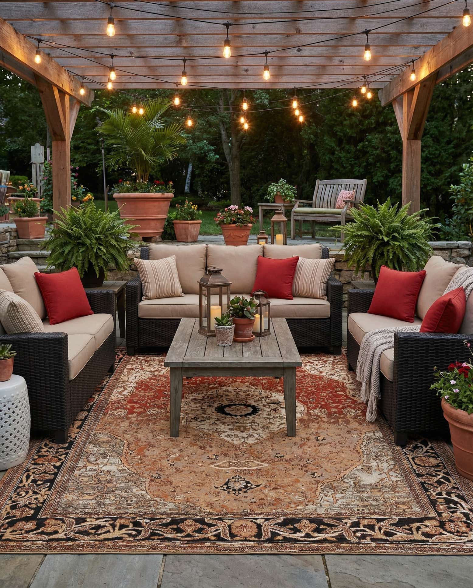 7' 10 x 10' Easy-Clean Traditional Indoor / Outdoor Rug