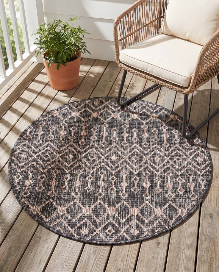Detail image of 3' x 3' Easy-Clean Trellis Indoor / Outdoor Round Rug