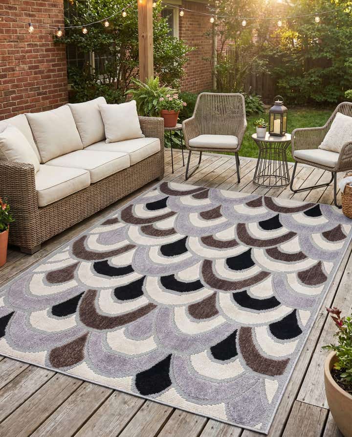5' x 7' 7 Easy-Clean Indoor / Outdoor Rug