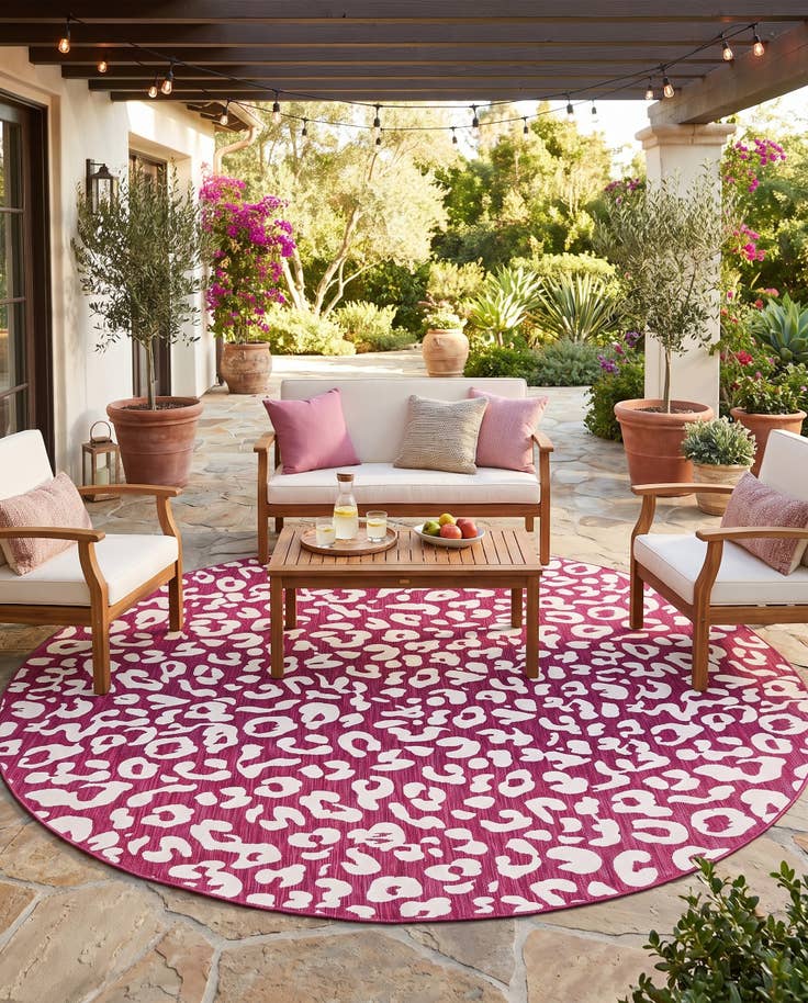 Detail image of 10' x 10' Easy-Clean Safari Indoor / Outdoor Round Rug