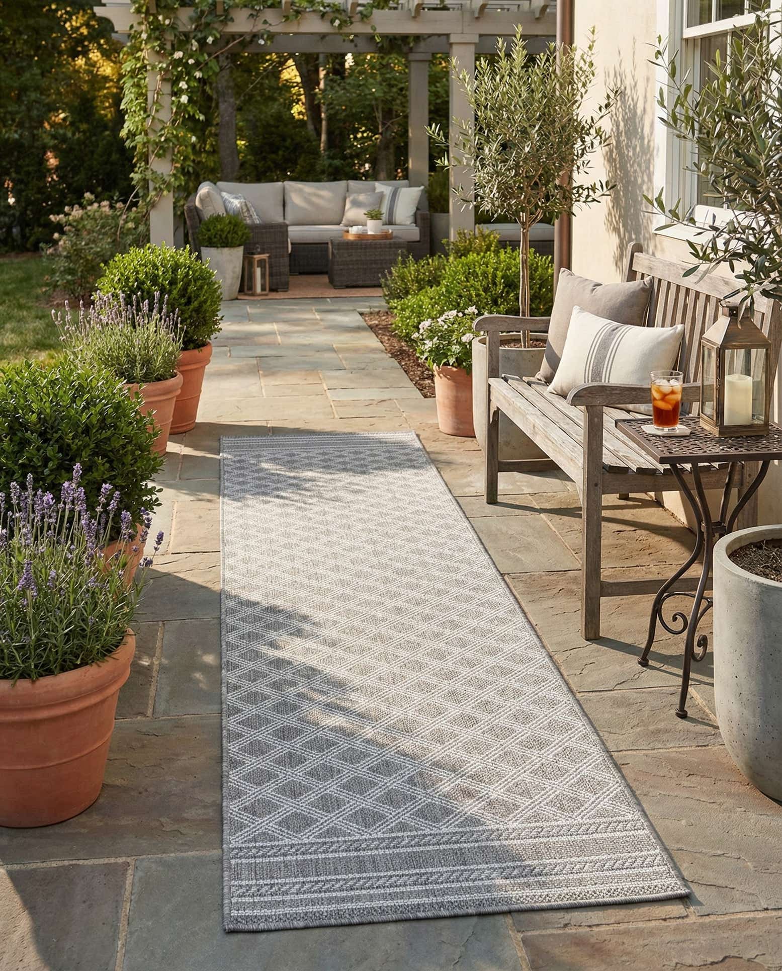 2' 7 x 12' Easy-Clean Trellis Indoor / Outdoor Runner Rug