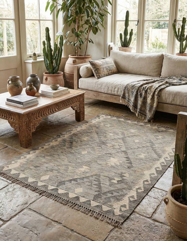 Detail image of 4' 1 x 6'  Hand Woven Kilim Maymana Wool Rug