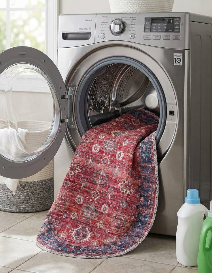 Detail image of  2' x 3'  Washable Maahru Oval Rug