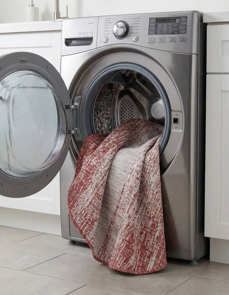 Detail image of 4' x 4'  Washable Modern Indoor / Outdoor Round Rug