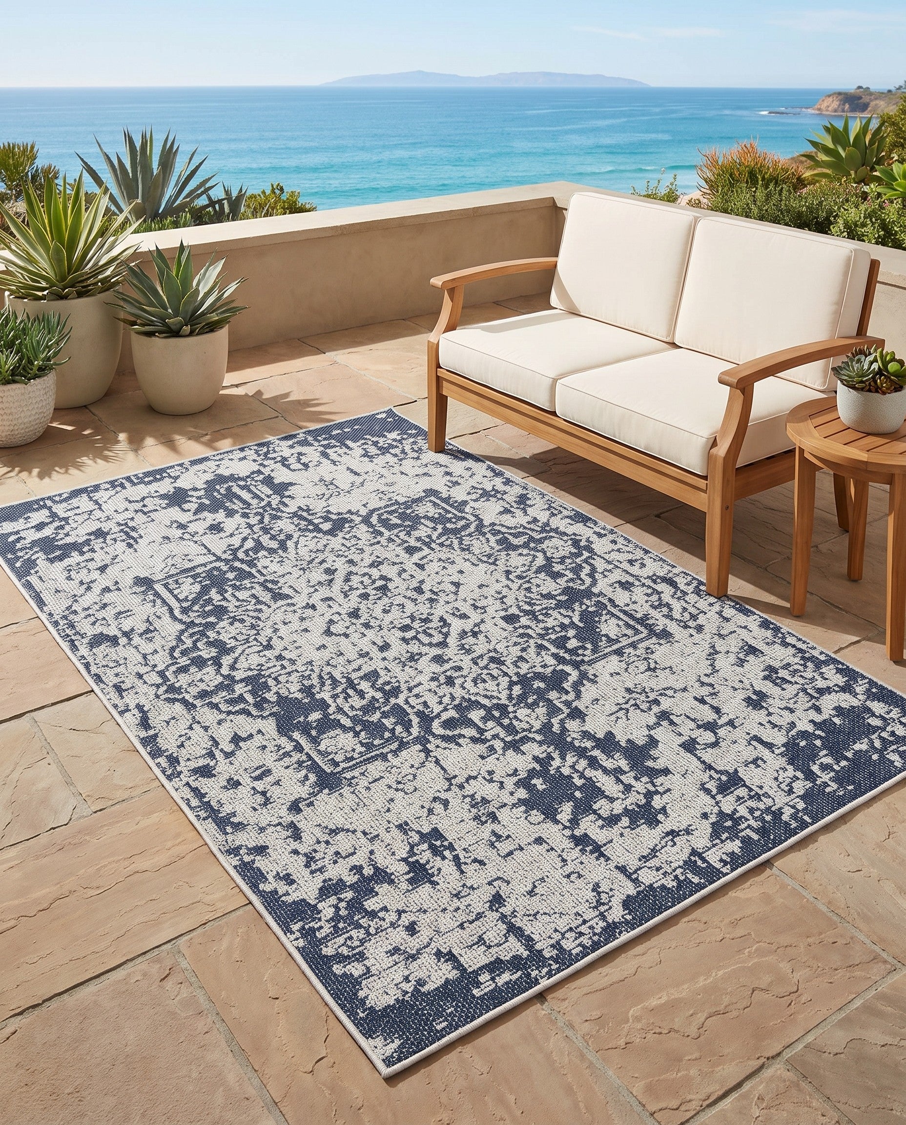 4' 1 x 6' 1 Easy-Clean Traditional Indoor / Outdoor Rug